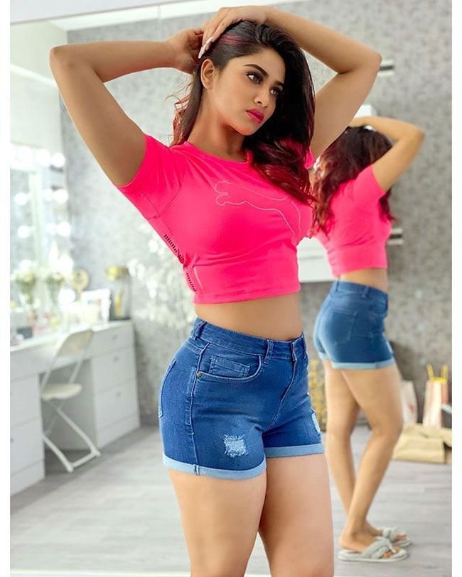 Shivani Narayanan Posted Latest Photos In Instagram Shivani Narayanan Posted Latest Photos In Instagram